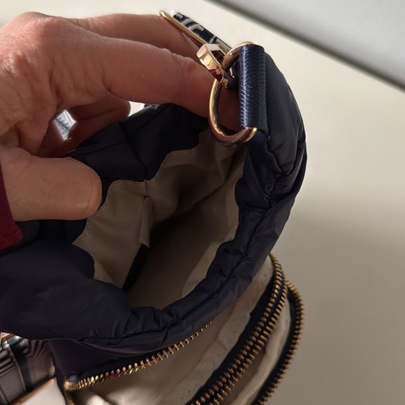 Wanderfull water/ wallet holder. Hydrobag - Picture 7 of 8